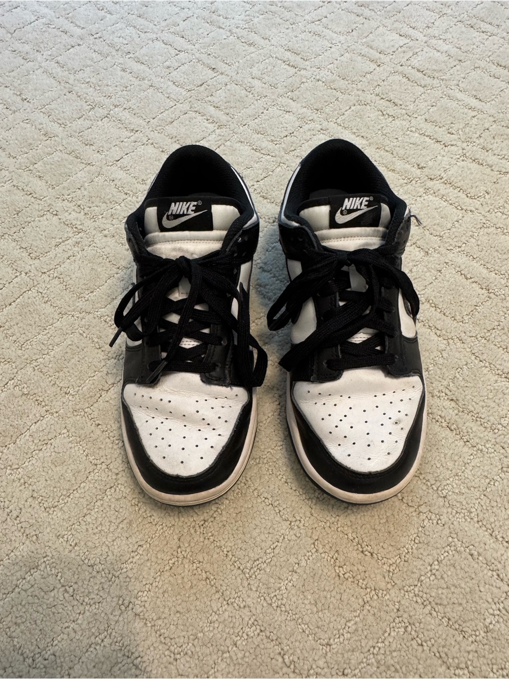 Women’s Nike Black and White Low-Top Sneakers - Classic Two-Tone